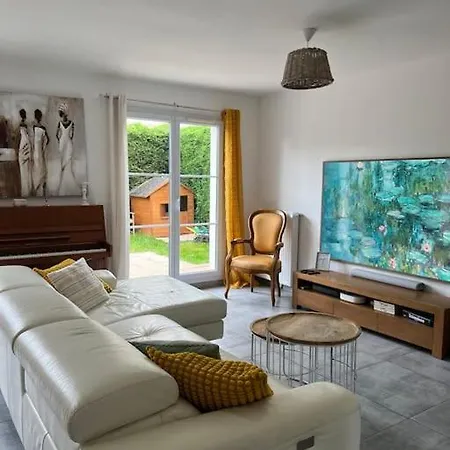 Holiday home Maison A Les Zazouilles *