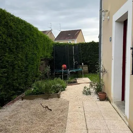 Holiday home Maison A Les Zazouilles *