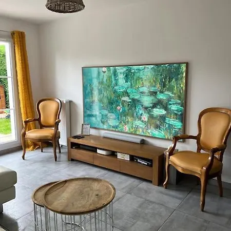 Holiday home Maison A Les Zazouilles
